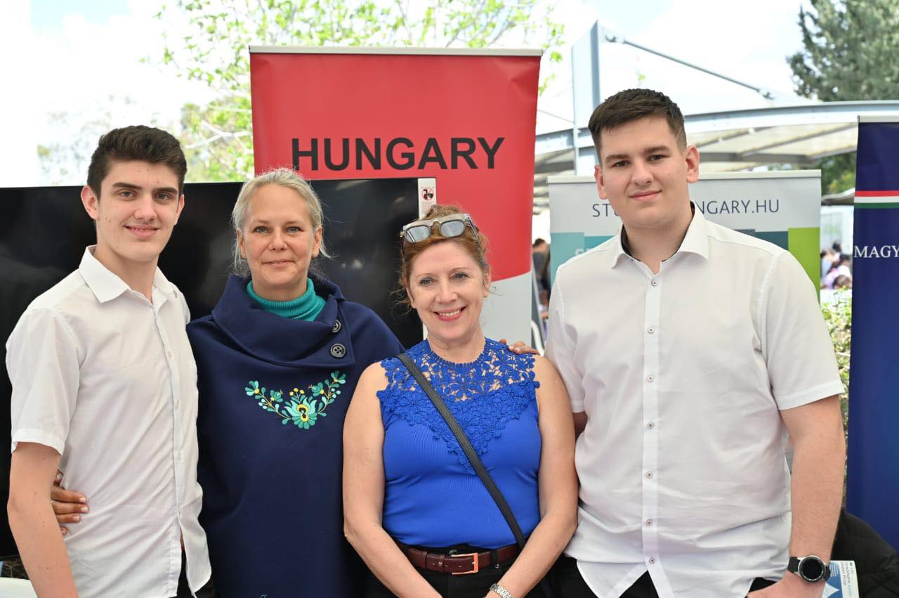 Hungarian Students at sCYence Fair 2025